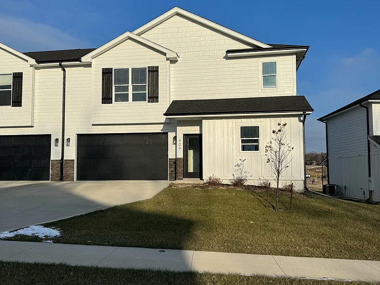 909 Ledgestone Ct — Photo 2