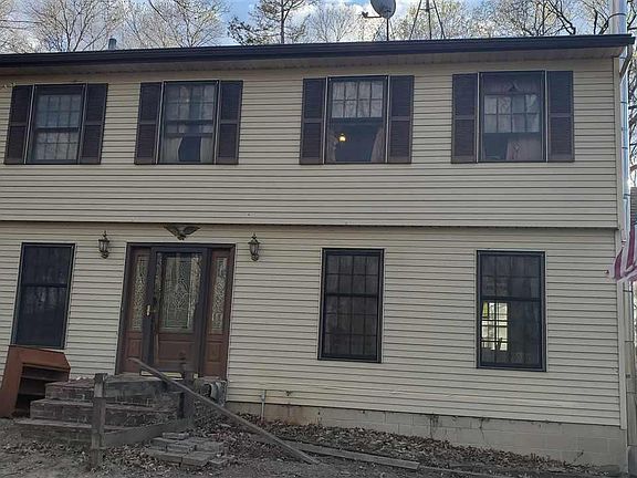 2nd image of 215 Mapleridge Dr