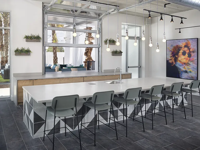 Raindance — Photo 6