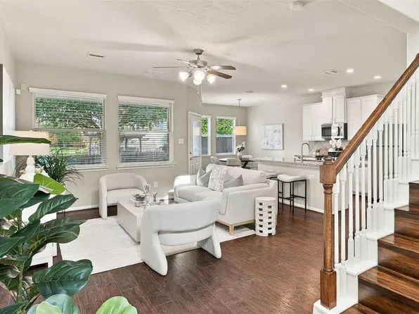 8323 Lamond Ln, Houston, TX 77095