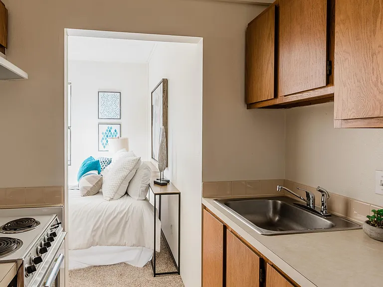Bel Aire Apartments — Photo 7