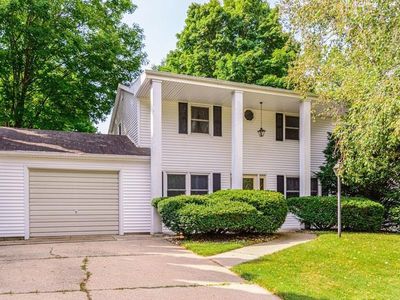 833 Minerva St, Horicon, WI, 53032