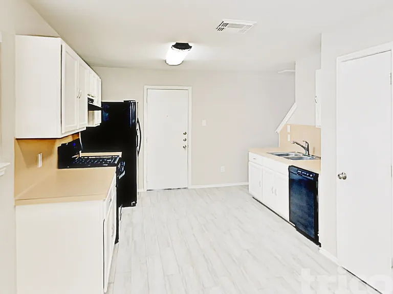 12402 Grossmount Dr — Photo 6