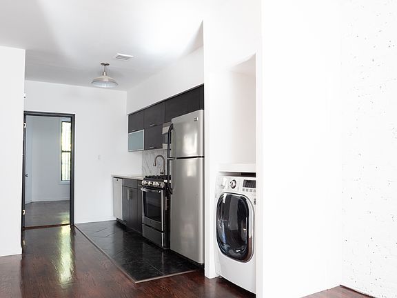 2nd image of 629 Halsey St APT 3