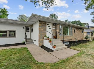 2754 Hamline Ave N, Roseville, MN 55113