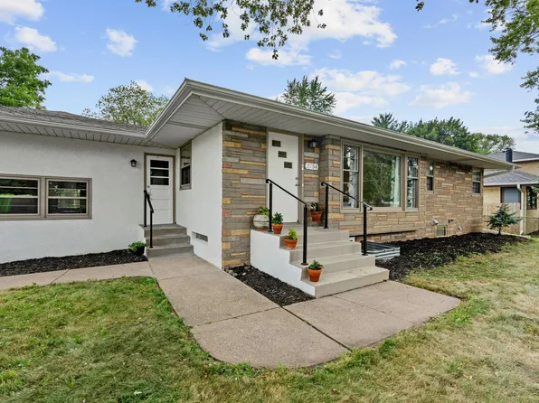 2754 Hamline Ave N, Roseville, MN 55113