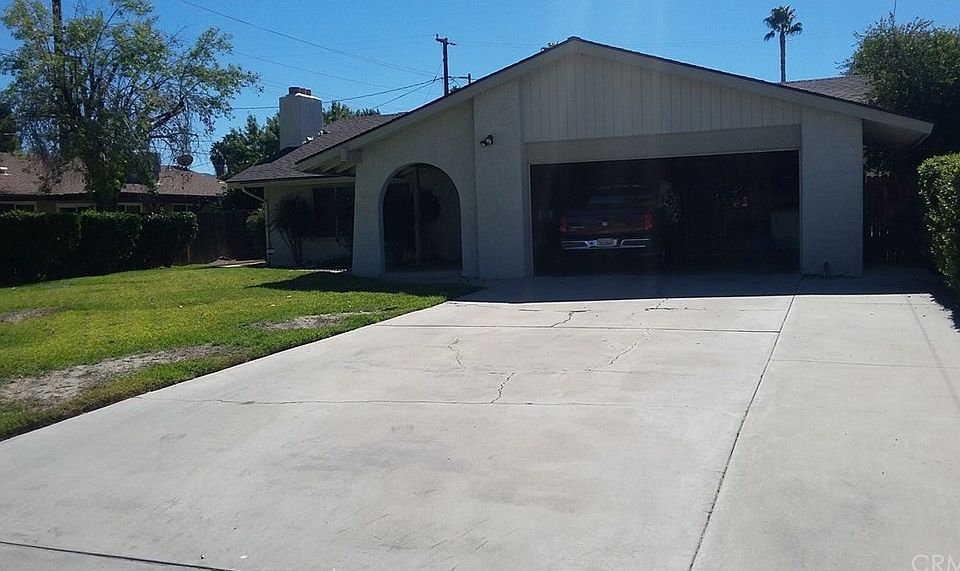 1st image of 42231 Acacia Ave