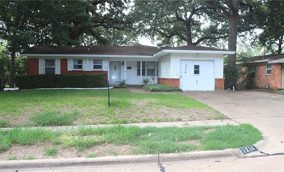 1st image of 1216 Fair Oaks Dr