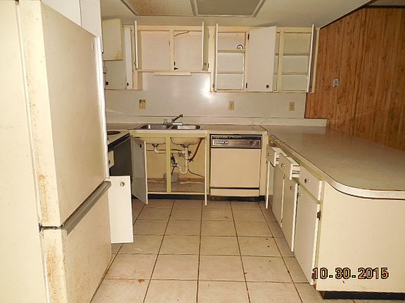 4th image of 1315 NE Oak St