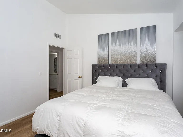 11015 W Laurelwood Ln — Photo 9
