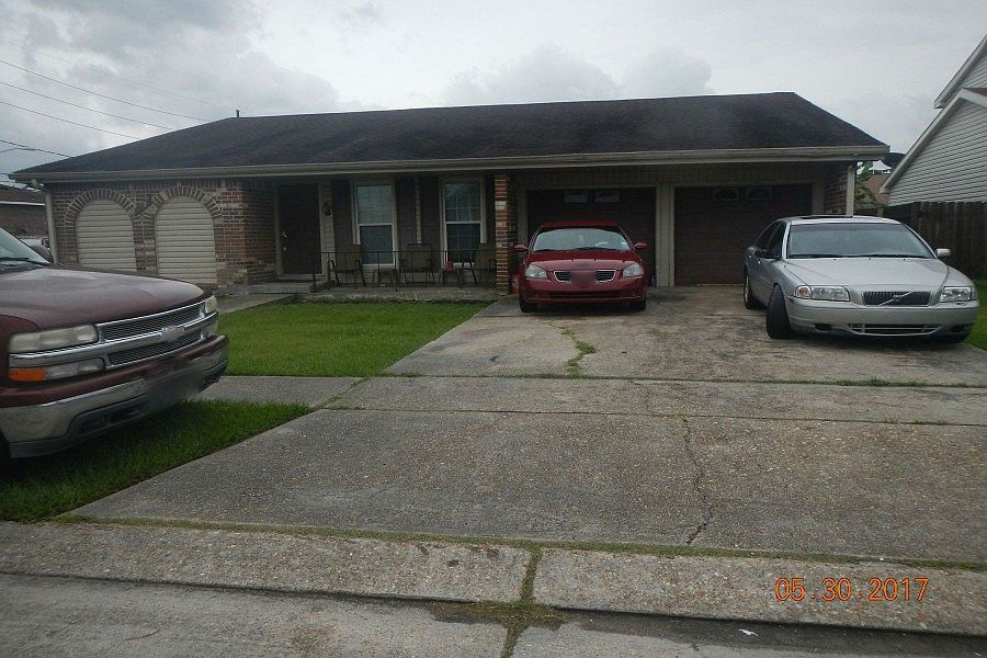 1st image of 3801 N Deerwood Dr