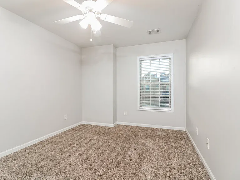 275 Shaw Dr — Photo 14