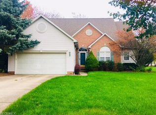 2927 Silver Maple Dr, Akron, OH