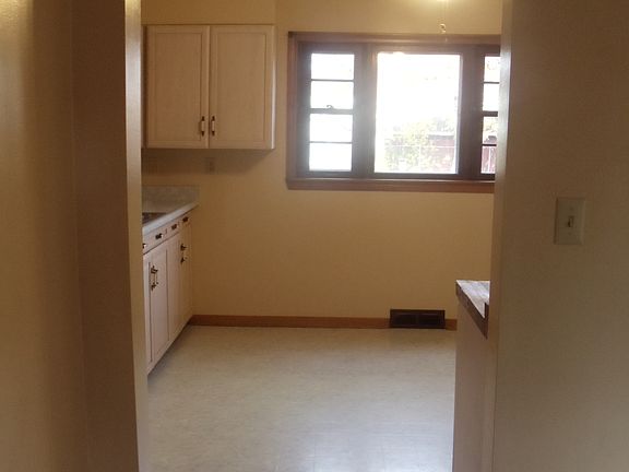 Archway into Eat-In Kitchen