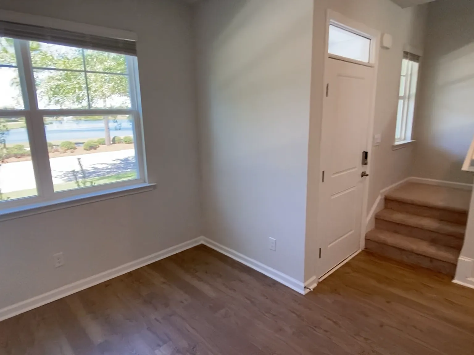 3 bed, 2.5 bath, 1800 sqft, $3,100 — Photo 3