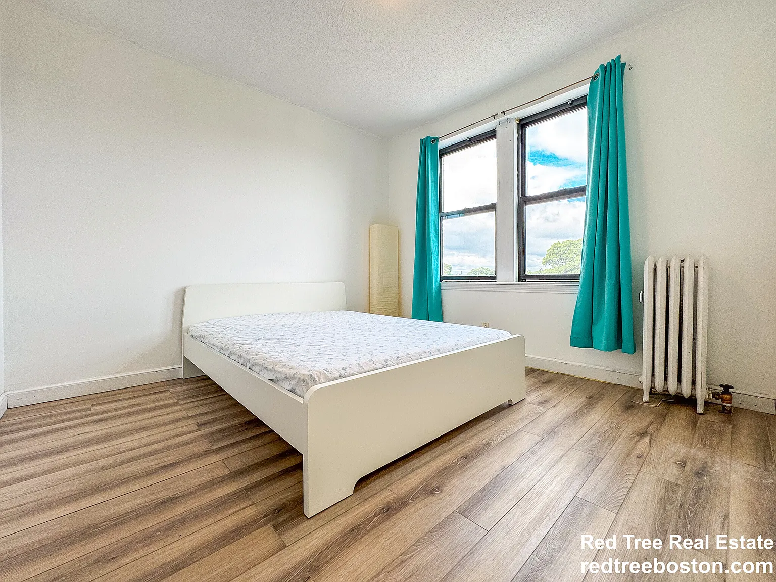 2 bed, 800 sqft, $3,000 — Photo 2