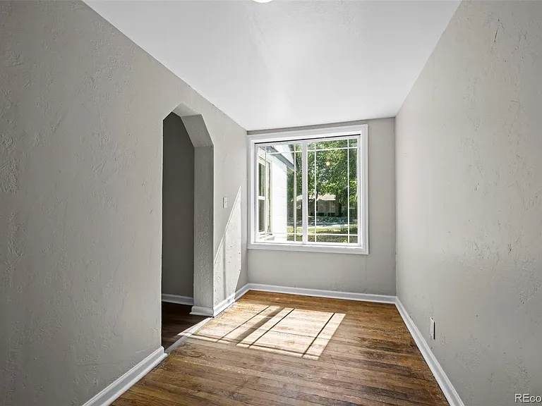 1545 Xanthia St — Photo 12