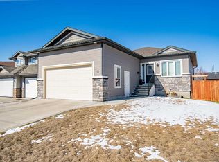12 E Cyprus Rd, Blackfalds, AB T4M0C5