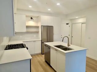 209 Lebleu St #302, Coquitlam, BC V3K4L7