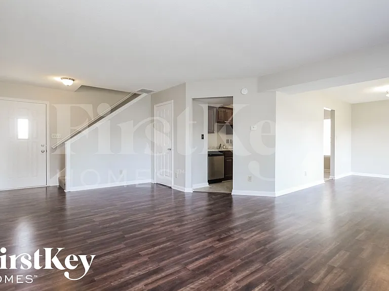 85 Westridge Blvd — Photo 3