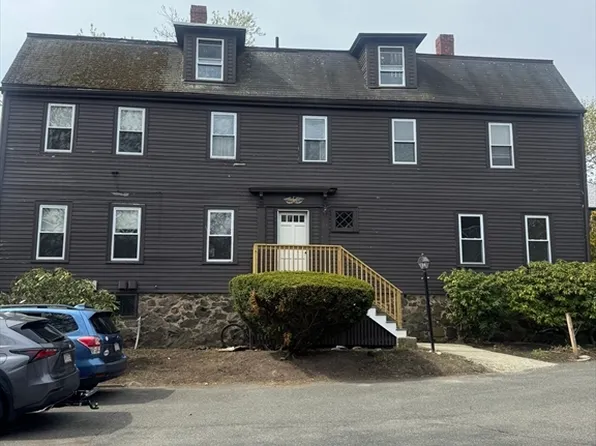 27 State St APT 2, Marblehead, MA 01945