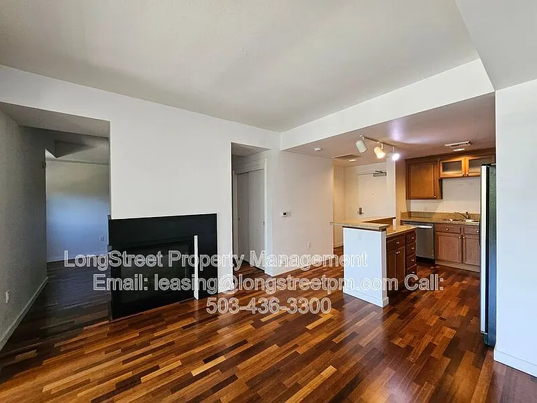 910 SE 42nd Ave #210 — Photo 7