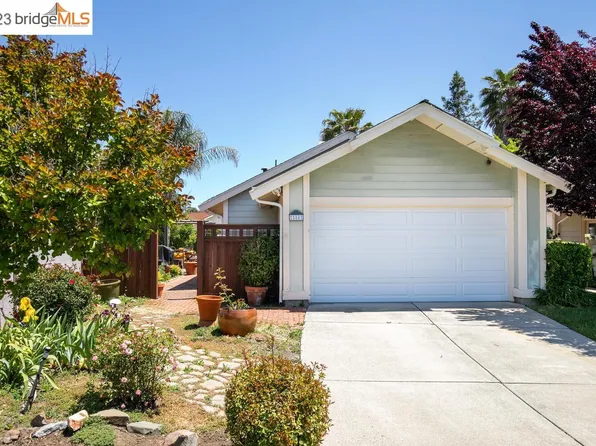 884 Malibu Dr, Concord, CA 94518