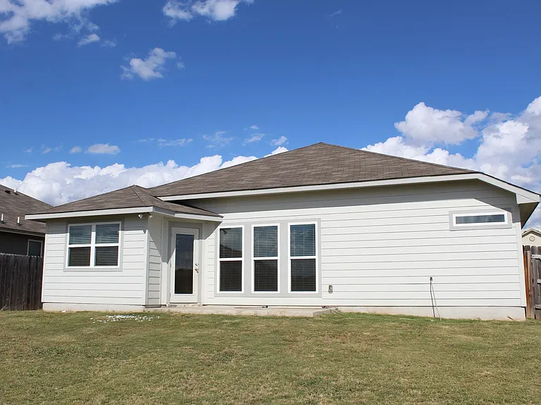 1104 Jamestown Dr — Photo 22