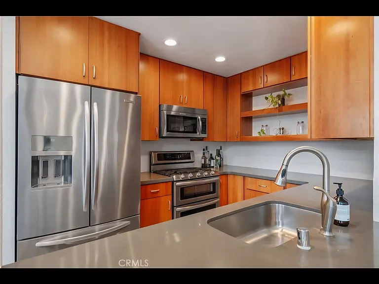1310 N Detroit St #406 — Photo 5
