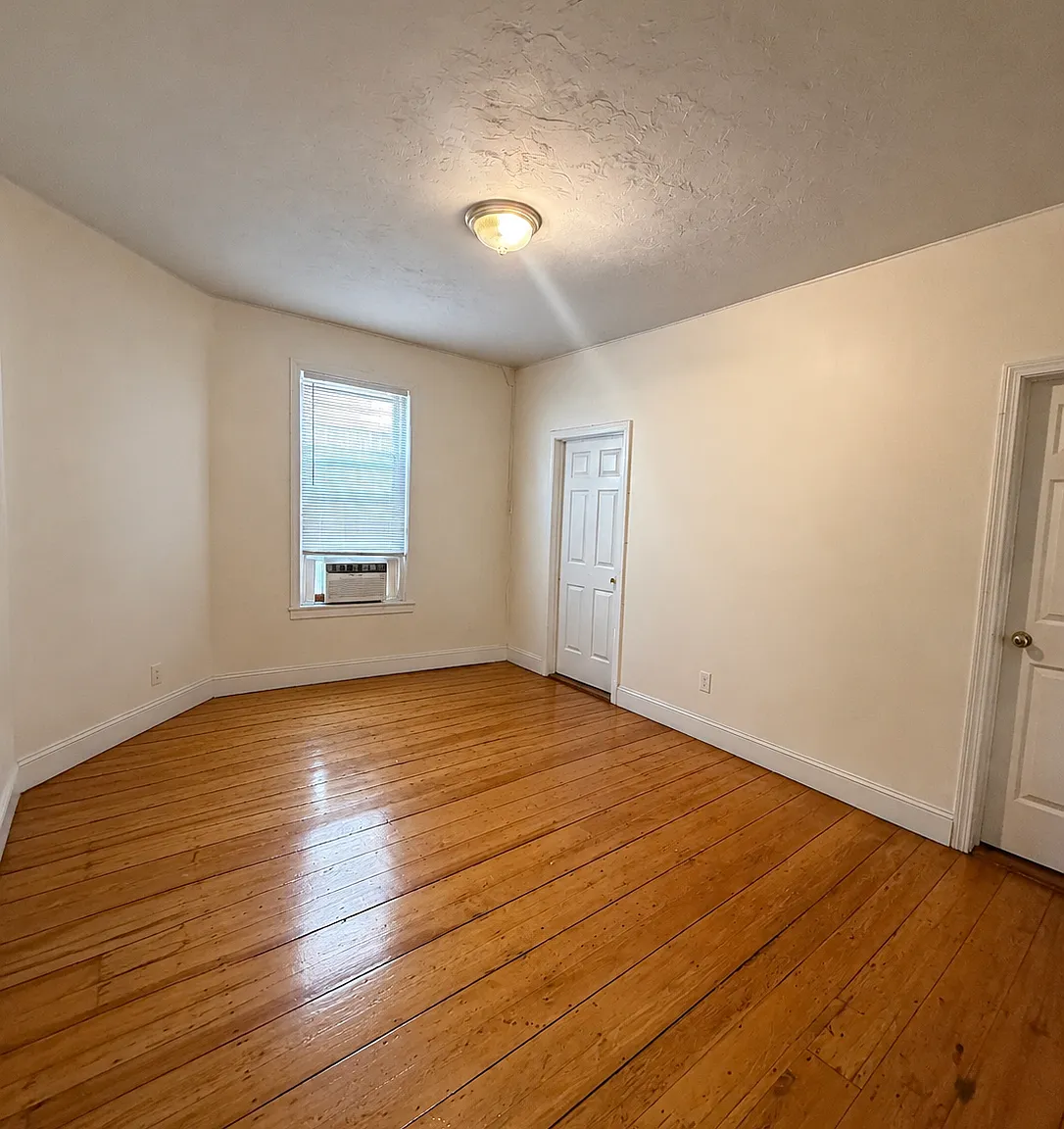 3 bed, 1.5 bath, $3,150 — Photo 3