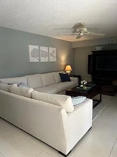2 bed, 2.5 bath, 1236 sqft, $5,000 — Photo 3
