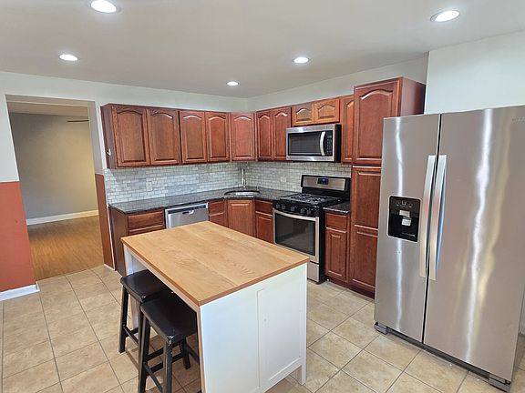5th image of 129 Ripka St
