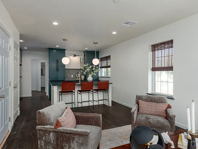 2501 NW 12th St #4 — Photo 2