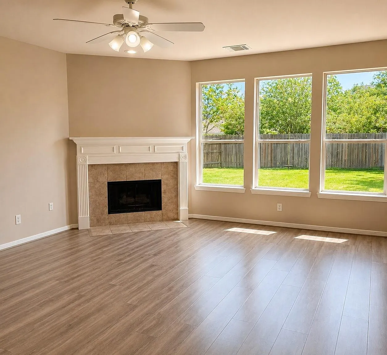 4 bed, 2.5 bath, 2371 sqft, $2,800 — Photo 3