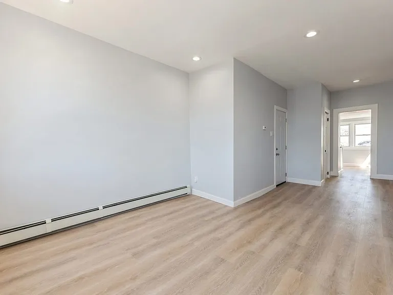 12 Alva St — Photo 8