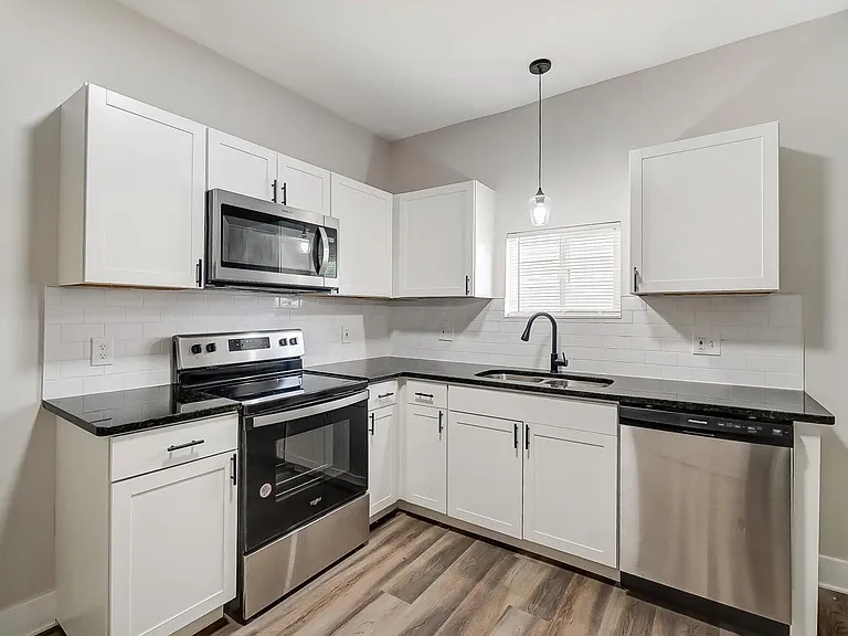 294 Dakota Ave — Photo 9