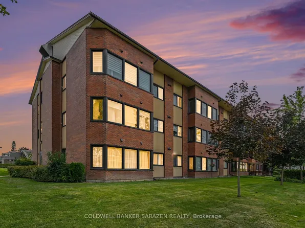 124 Daniel St S #308, Arnprior, ON K7S 2L7