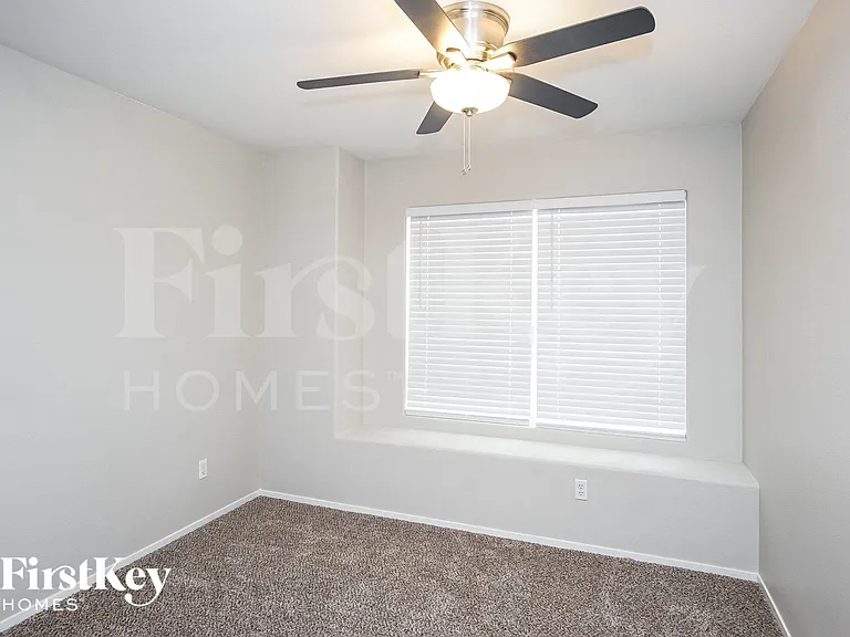 985 Blue Lantern Dr — Photo 11