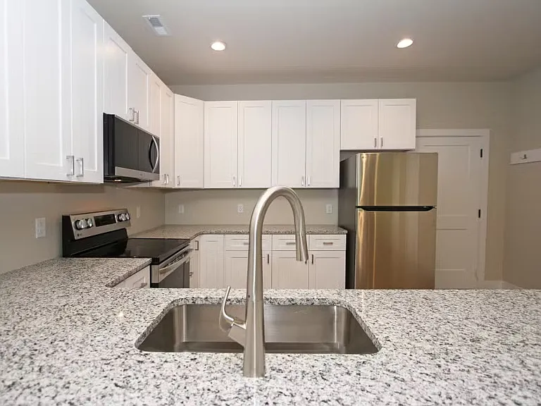 841 W Burnham St #1 — Photo 5
