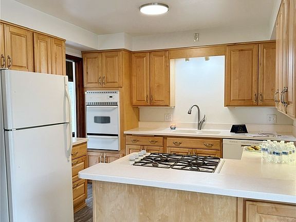 4th image of 1671 Westhill Blvd