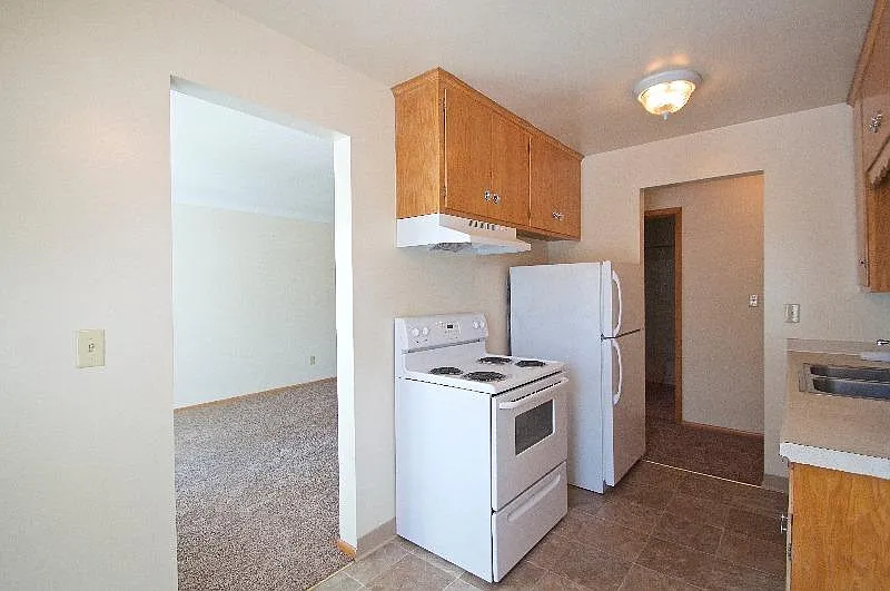 Lexlawn Apartments — Photo 2
