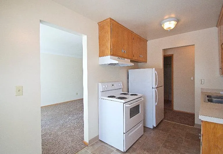 Lexlawn Apartments — Photo 2
