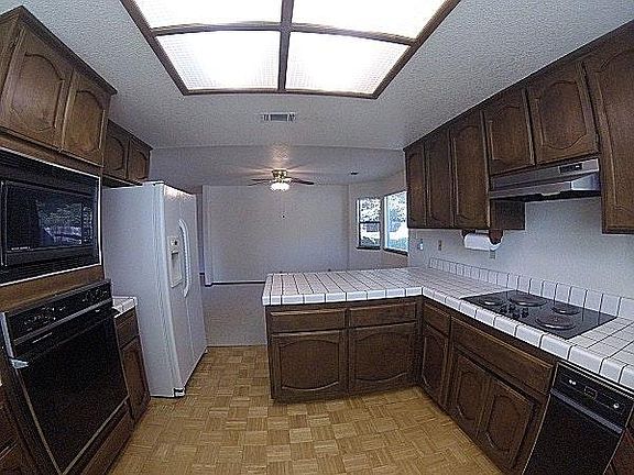 Dining/Kitchen