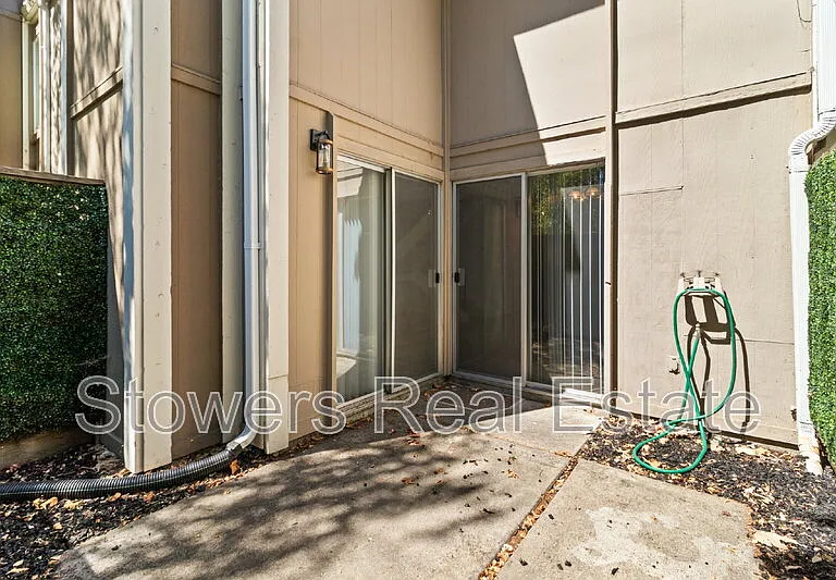 433 Garden Creek Pl — Photo 17