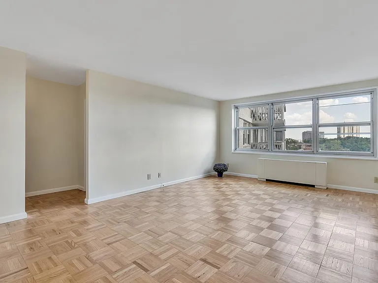 2000 Linwood Ave #7N — Photo 4