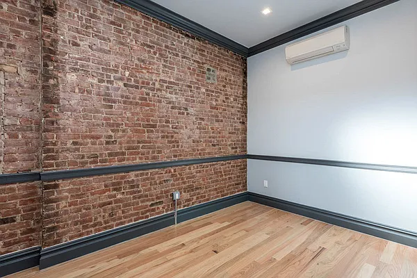 Rented by Nooklyn NYC LLC | media 13