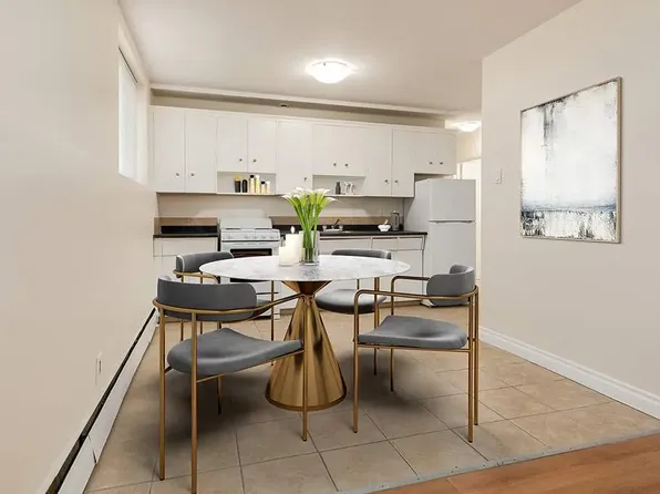 Rosewood Manor, 10945 106th St NW, Edmonton, AB T5H 2Y3