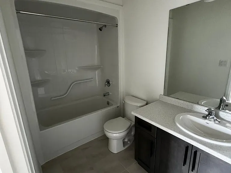 44 Samuel Ave — Photo 21