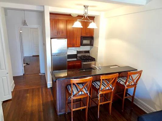 Rented by Bond New York | media 11