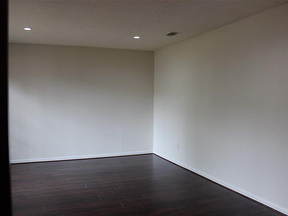 5th image of 4907 Sabrina Dr